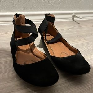 Womens size 8.5 black ballet flats